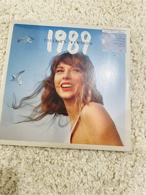 Taylor Swift 1989 Taylor’s Version Crystal Skies Blue Edition Vinyl NWT